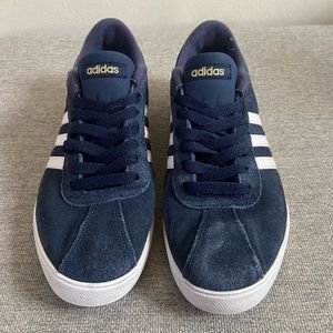 Women’s Addias sneakers